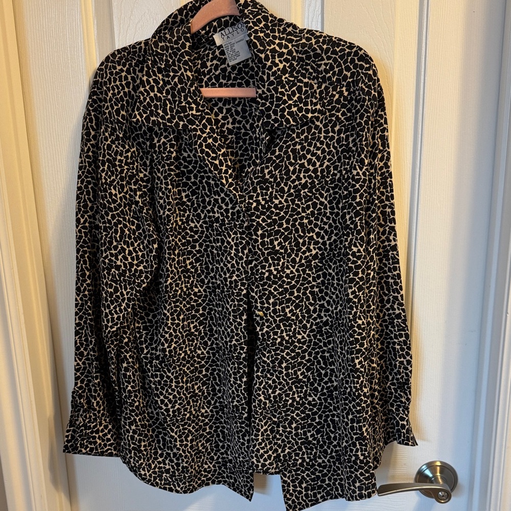 Allison Taylor Black and Cream Patterned Blouse